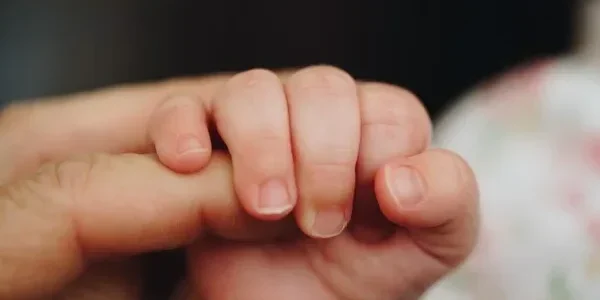 newborn-baby-holding-parents-one-hand-picjumbo-com2-panorama-da9db67e003f8d61f3636f2fd2c02770-5e5ce74227bed newborn-baby-holding-parents-one-hand-picjumbo-com2-panorama-da9db67e003f8d61f3636f2fd2c02770-5e5ce74227bed